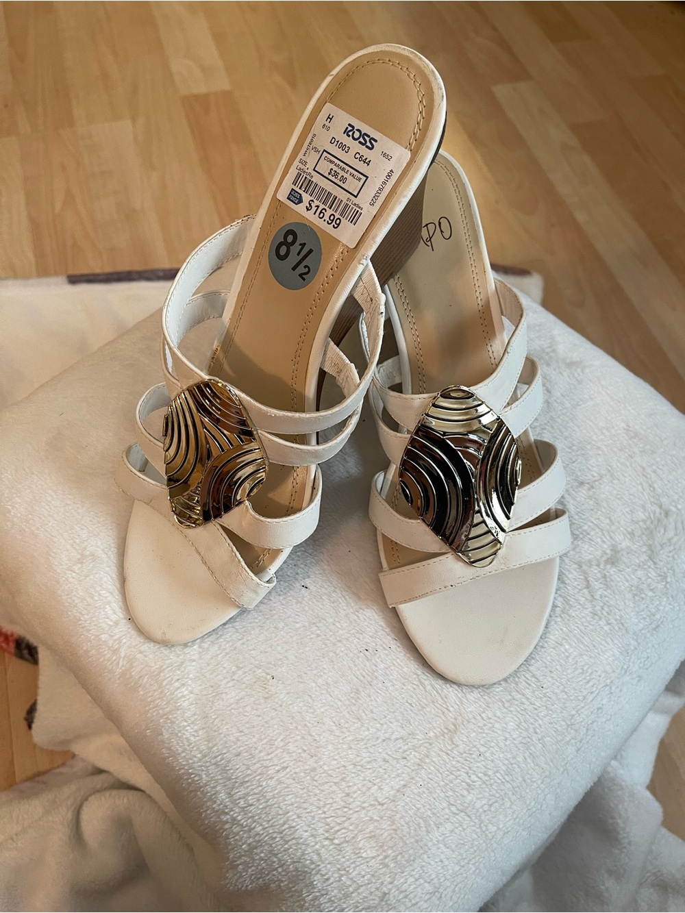 Ladies wedged heels